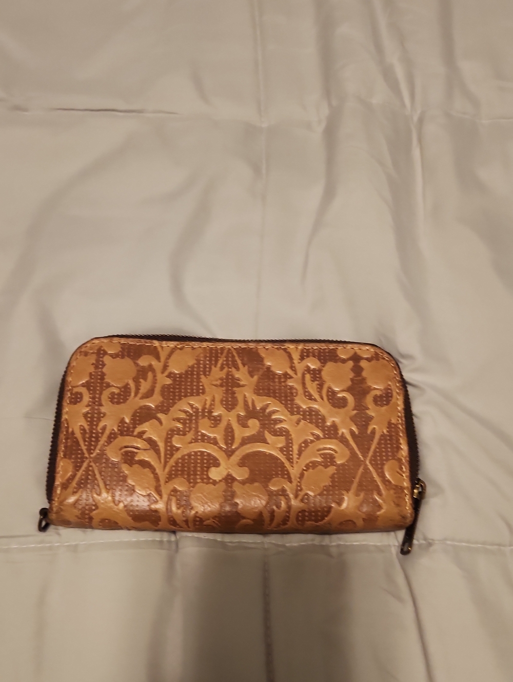 Patricia Nash Italian Leather Zip Wallet in Two-Tone Tan Brown